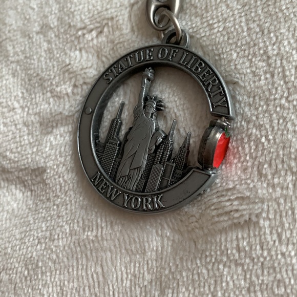 New York Statue of Liberty keychain - Picture 3 of 4